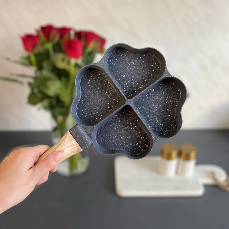Multi-Section Heart Breakfast Fry Pan, Kitchen Accessories 